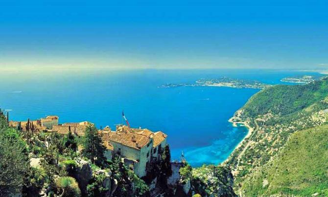 Minimoon in Eze, Cote d'Azure (French Riviera) Minimoon in Eze, Cote d'Azure (French Riviera)